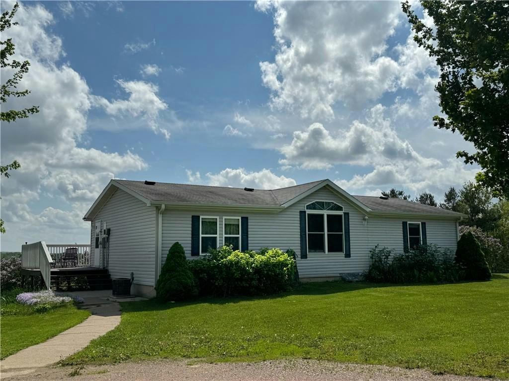 N11699 S MOORE RD, HUMBIRD, WI 54746, photo 1 of 38